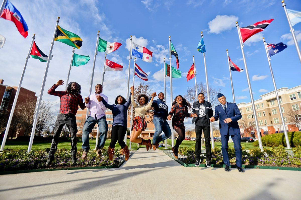 JSU 多样性 - Students Jumping